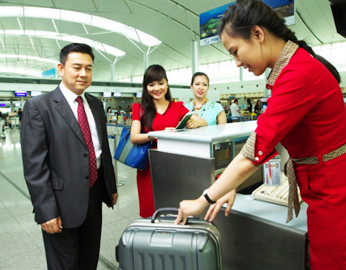 Bạn nên mua gói hành lý khi đặt vé sẽ được mức giá tốt hơn là khi mua hàng lý tại sân bay trước giờ bay